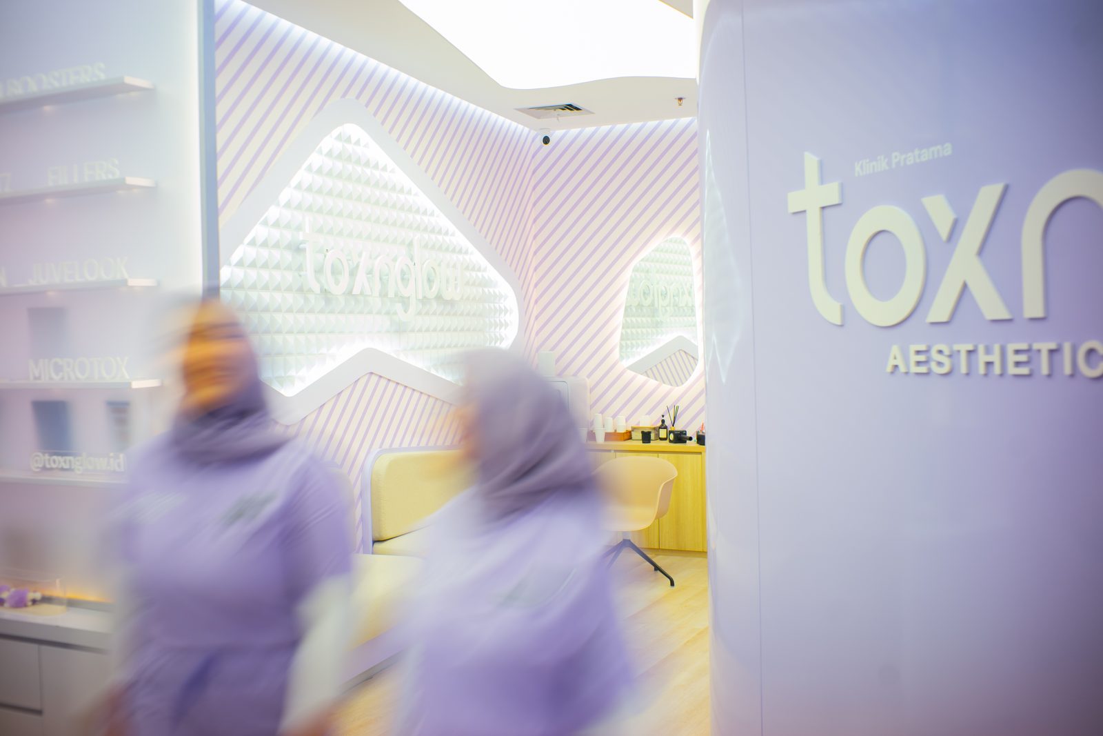 Toxnglow team in the clinic